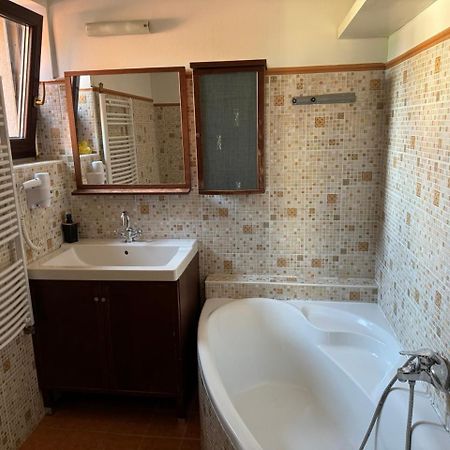 Pension Nest - Family Apartman Mosonmagyaróvár Buitenkant foto