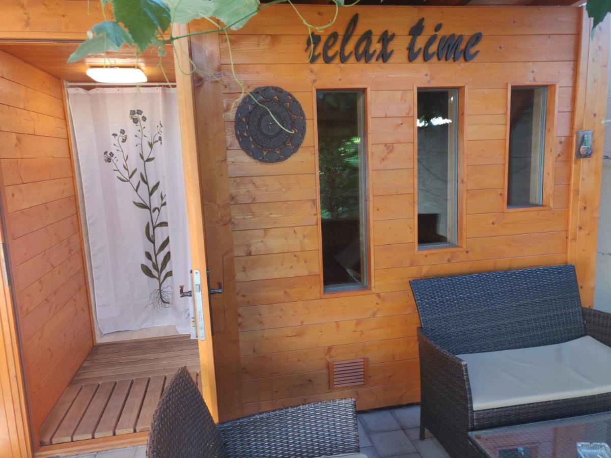 Pension Nest - Family Apartman Mosonmagyaróvár Buitenkant foto