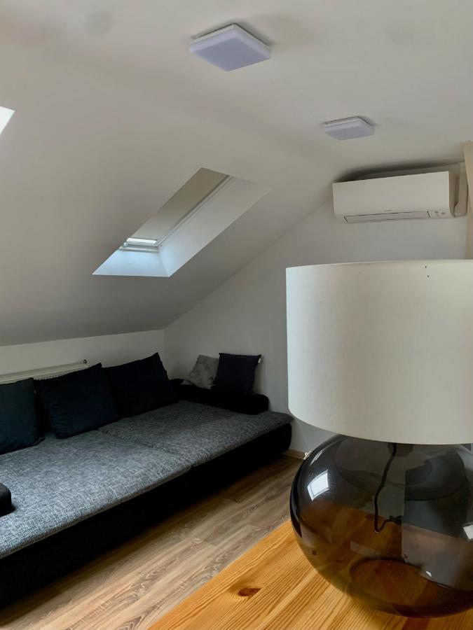 Pension Nest - Family Apartman Mosonmagyaróvár Buitenkant foto